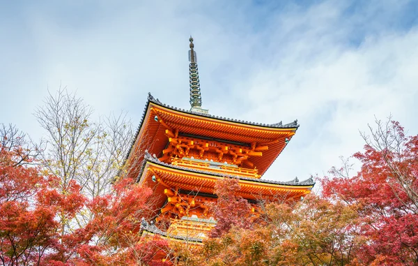 Hermosa arquitectura en Kiyomizu templo dera Kioto, Japón — Foto de Stock