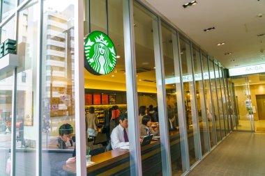 Tokyo, Japonya - 24 Kasım 2015. Starbucks kahve arka plan. 