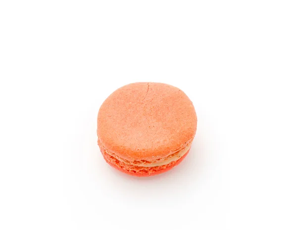 Macarons coloridos franceses no fundo branco . — Fotografia de Stock