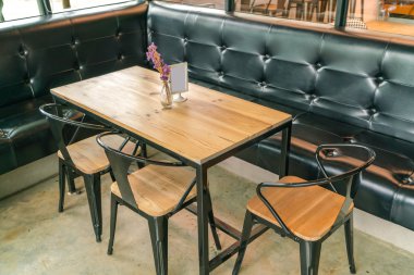 masa ve sandalye Restaurant .