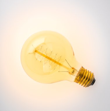 Beyaz arkaplanda ampul