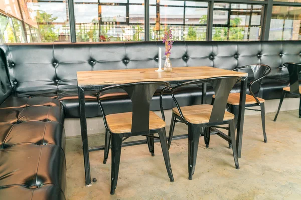 Stoły i krzesła w restauracji . — Zdjęcie stockowe