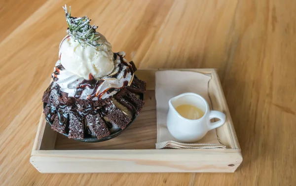 Chocolate ice cream on wood table . — Stock Photo, Image