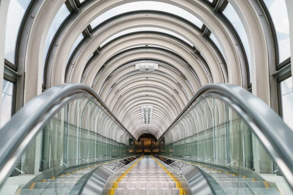 Escalator in modern building — Stock Photo, Image