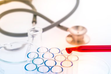 laboratuvar test tüpleri, tıbbi Züccaciye Mağazaları, stetoskop. (Filtere