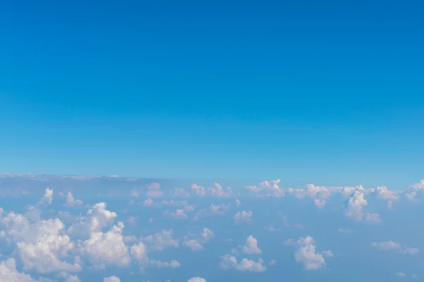 Nuvola nel cielo blu  . — Foto Stock