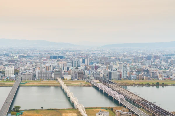 Osaka, Japan - 30 November 2015: Osaka stadsutsikt från Umeda s — Stockfoto