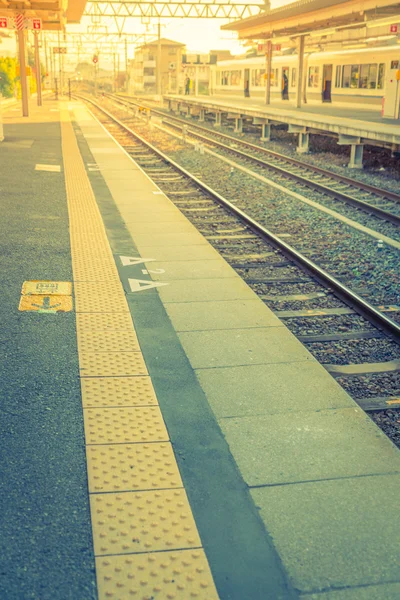 Estación de tren de Japón. (Imagen filtrada efecto vintage procesado — Foto de Stock