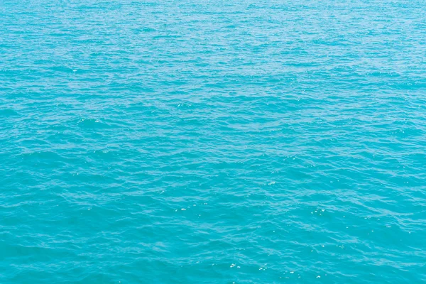 Bella superficie del mare con onde — Foto Stock