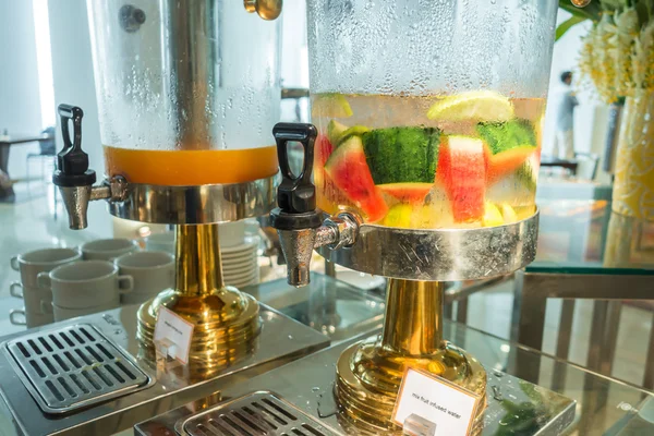 Fresh fruit Flavored infused water . — Stock Photo, Image