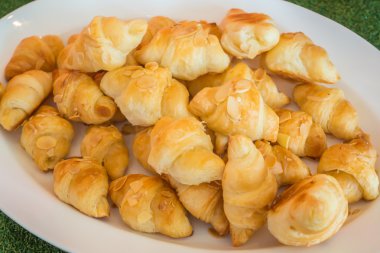 Kruvasan ekmek büfesi tablo  .