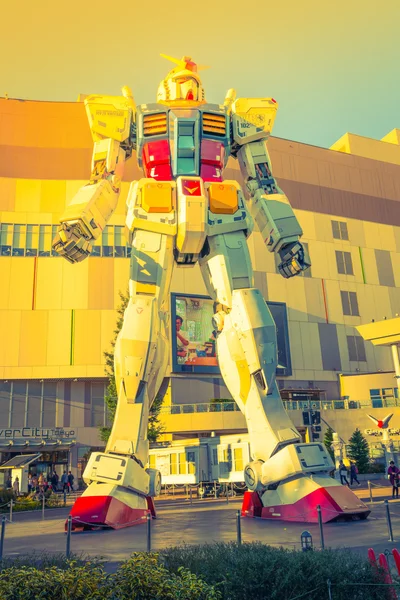 Spettacoli Gundam a grandezza naturale fuori DiverCity Tokyo Plaza, Oda — Foto Stock