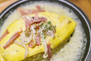 Peynirli omlet pilav