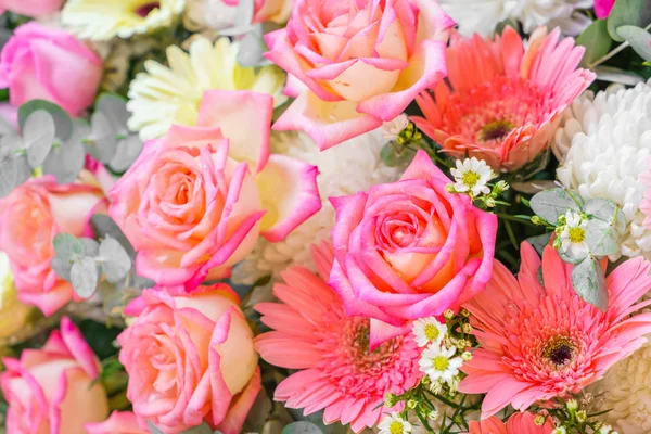 De belles fleurs pour les valentines et la scène de mariage — Photo