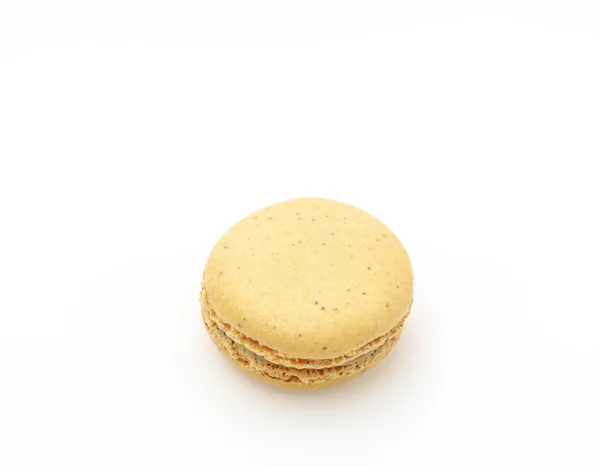Französisch bunte Macarons auf weißem Hintergrund . — Stockfoto