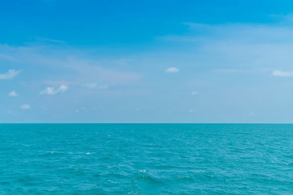 Prachtige blauwe zee en lucht — Stockfoto