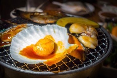  Alevli ızgara ızgara istiridye .