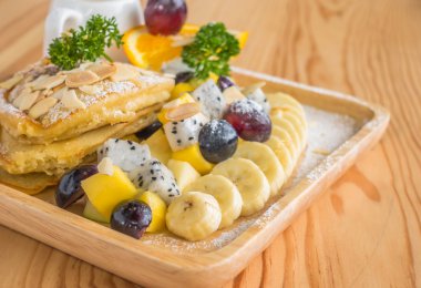 Gözleme ve meyve dondurma tablo ile .