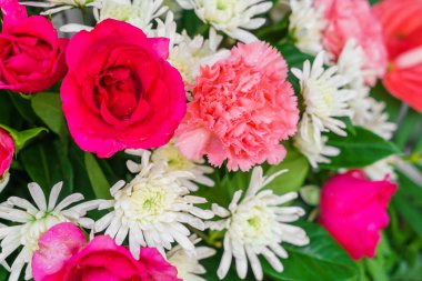 Sevgililer ve düğün sahne güzel çiçekler