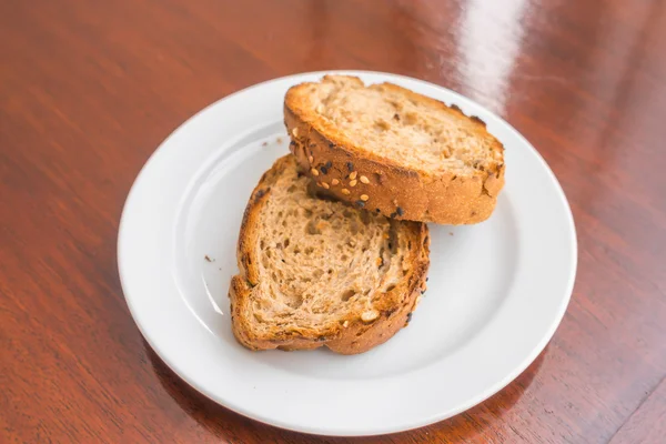 Toast kenyér, fehér lemez  . — Stock Fotó