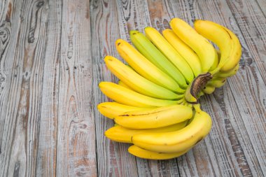 Tahta masada taze muzlar .