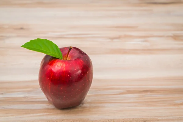 Apples on  wood background . — Stock Photo, Image