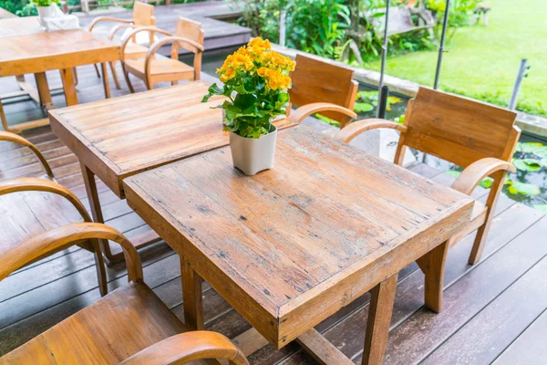 Tables et Chaise dans le restaurant de café extérieur  . — Photo