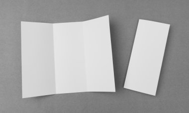 Panelli beyaz şablon kağıt gri arka plan üzerinde .