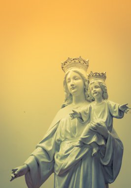 Meryem Ana ve bebek İsa. (Filtre uygulanmış görüntü işlenen vintage