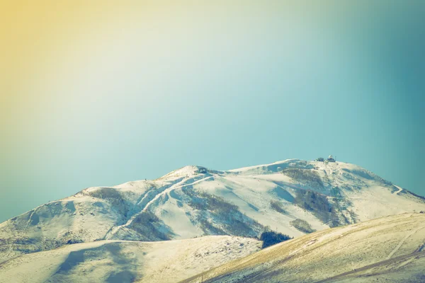 Japan Winter mountain (gefilterde afbeelding verwerkt vintage effect — Stockfoto