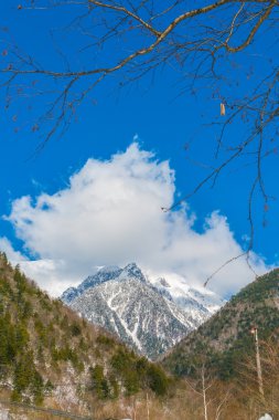 Japonya kış dağ görüntüsünü