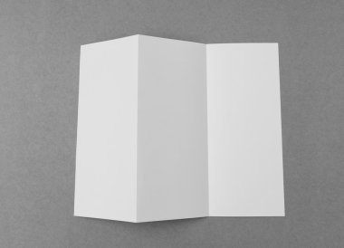 Panelli beyaz şablon kağıt gri arka plan üzerinde .