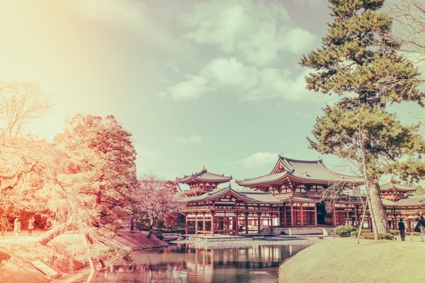 平等院の寺京都、日本 (フィルター処理画像のヴィンテージ — ストック写真