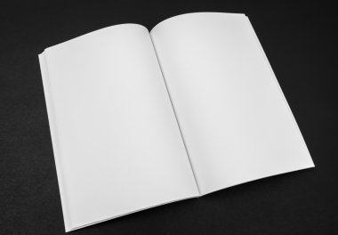 Katalog, dergi boş, sahte siyah arka plan üzerine kitap .