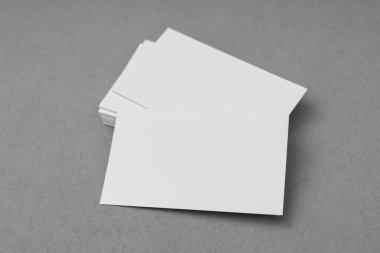 Kartvizit gri arka plan üzerinde .