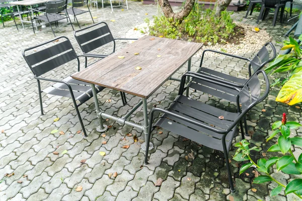 Tische und Stühle im Restaurant . — Stockfoto