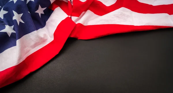 Bandeira americana em fundo preto . — Fotografia de Stock