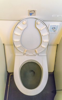Uçak tuvaletleri bir jet uçağında. .