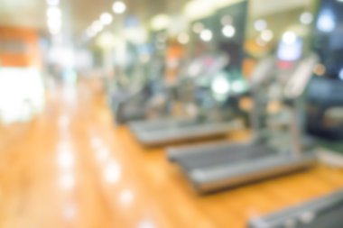 Fitness Merkezi traineger aletleri ile bulanıklık .