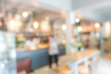 Kafenin arka planı bulanık. .