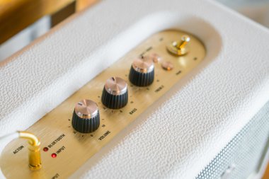 Ses denetimi ayarı ses amplifikatör .