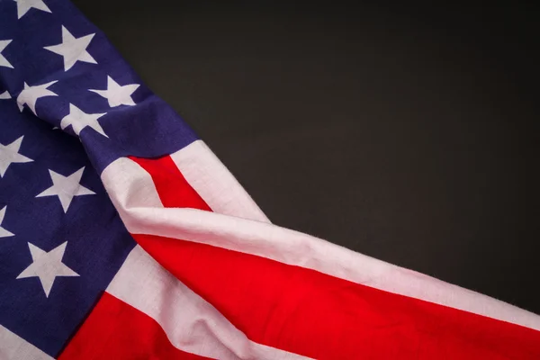 Αμερικανική σημαία σε μαύρο φόντο . — Φωτογραφία Αρχείου
