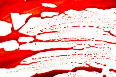 Cadılar Bayramı kavramı: kan splatter beyaz zemin üzerine .