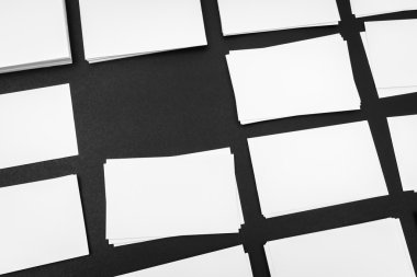 Kartvizit siyah arka plan üzerine .