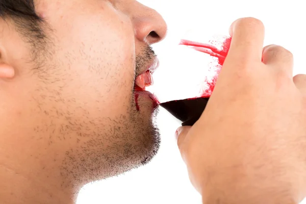 Halloween-Vampire trinken Blut auf weißem Hintergrund — Stockfoto