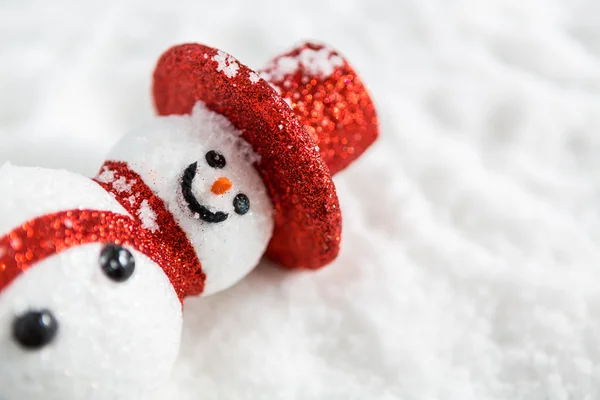 Muñeco de nieve en nieve — Foto de Stock