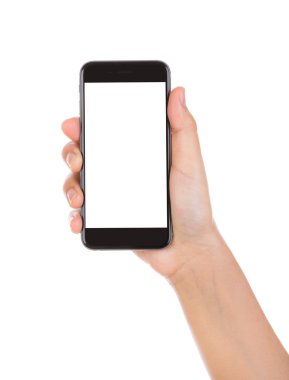 Mobil akıllı telefon ile boş perde Isolated wh üzerinde tutan el