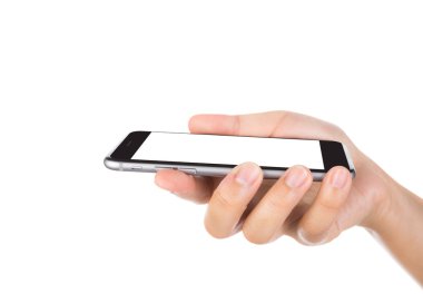Mobil akıllı telefon ile boş perde Isolated wh üzerinde tutan el