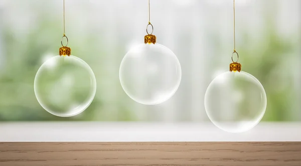 Bola de Navidad transparente sobre mesa de madera —  Fotos de Stock