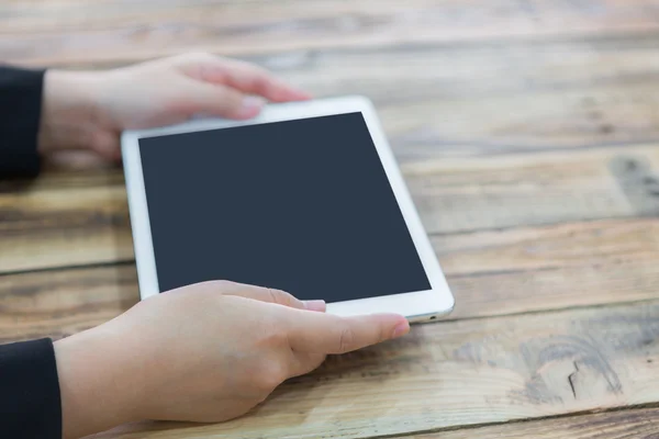 Woman hand touch white tablet with blank empty screen  ( with se — Stock Photo, Image